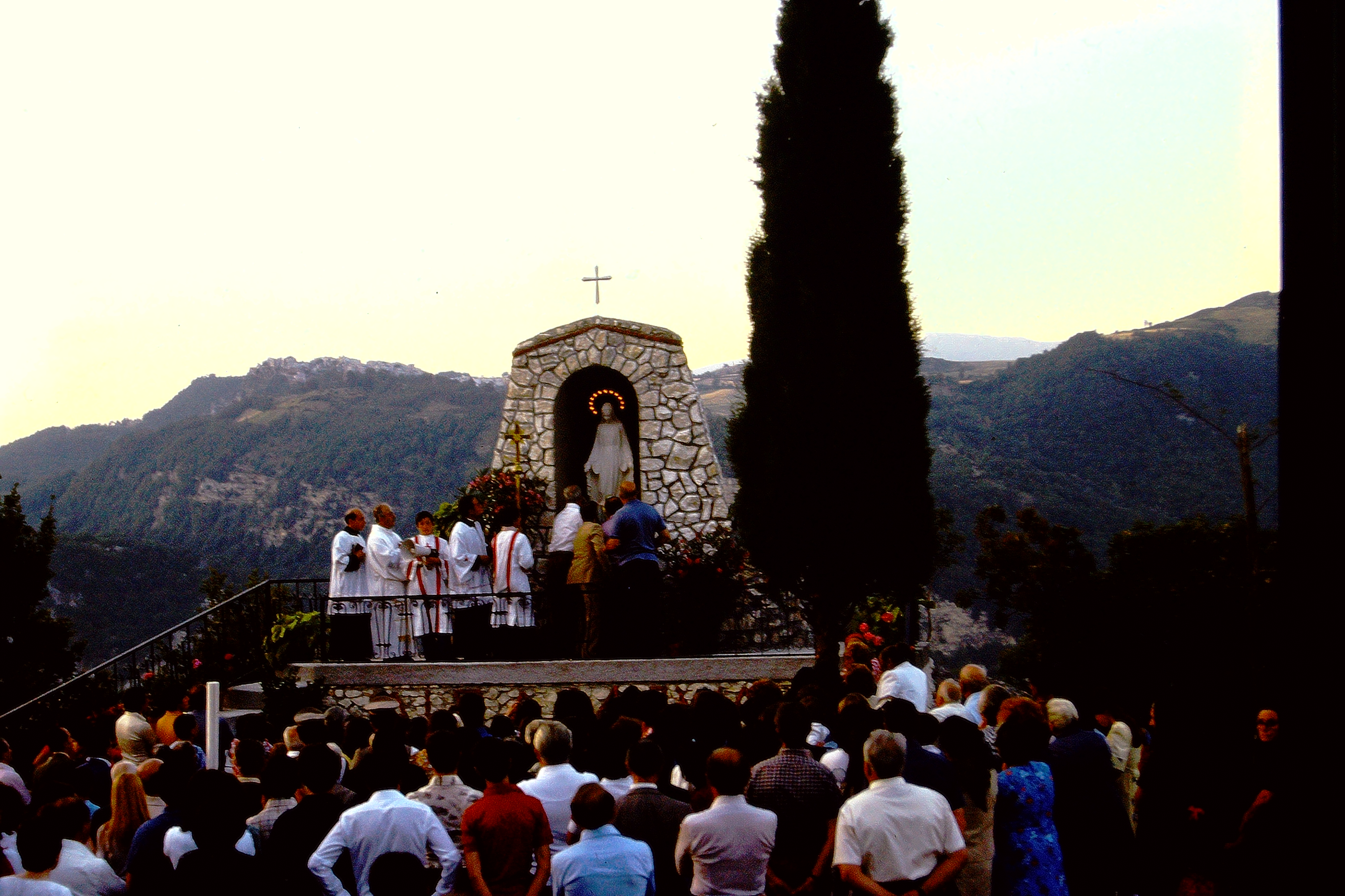 Hilltop shrine ceremony